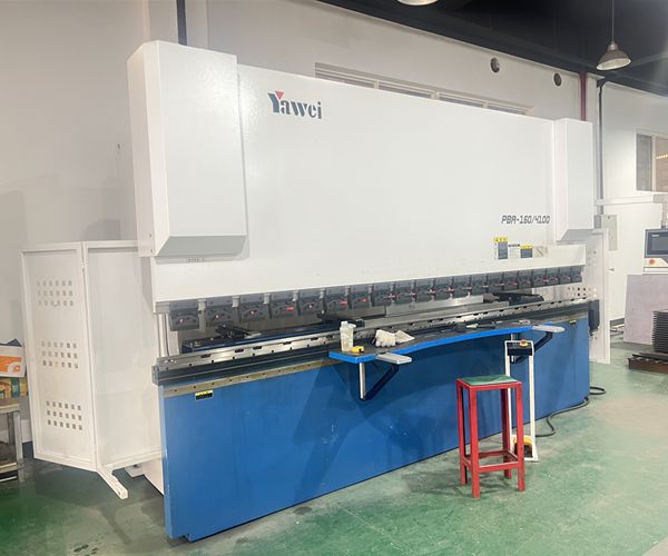 展柜生產(chǎn)設(shè)備