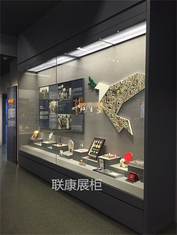 博物館沿墻通柜