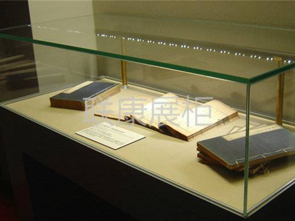 文物古董展柜對(duì)尺寸的要求有哪些?精確的尺寸有什么好處