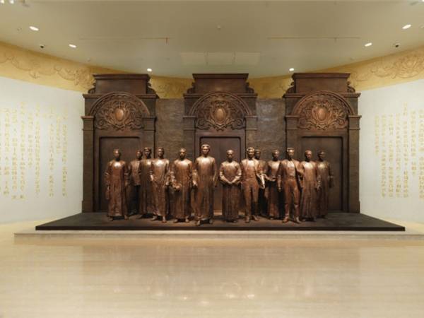 展柜定制廠家哪里多？怎么尋找展柜廠家？