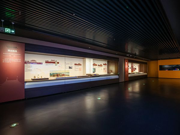 恒溫恒濕文物展柜